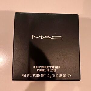 MAC Cosmetics Black Blot Powder / Pressed